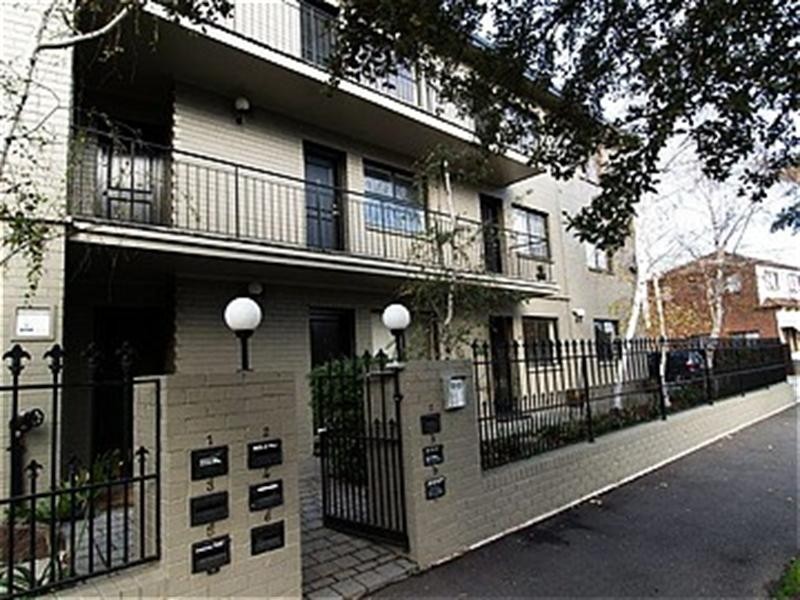 4/143 Canterbury Road, Middle Park VIC 3206