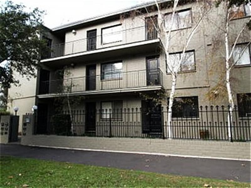 4/143 Canterbury Road, Middle Park VIC 3206