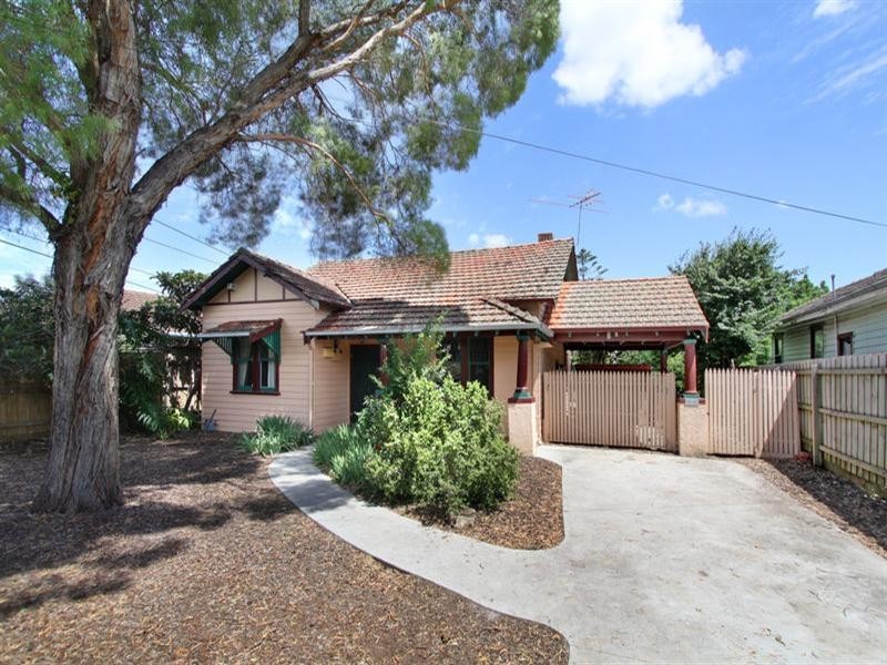 9 Carlisle Crescent, Hughesdale VIC 3166