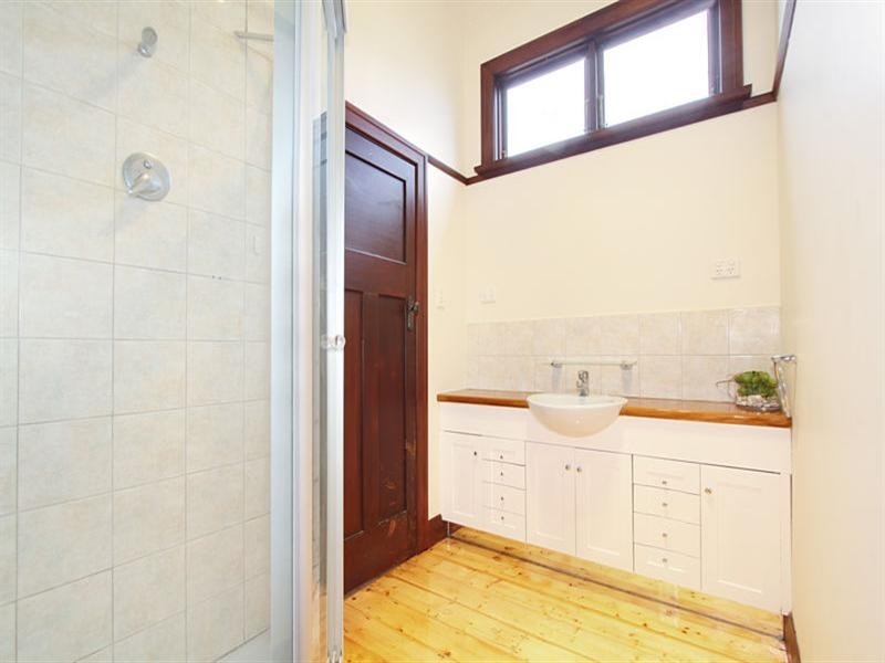 9 Carlisle Crescent, Hughesdale VIC 3166