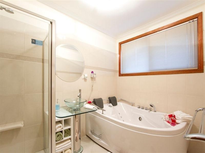 4 Tatiara Avenue, Clarinda VIC 3169