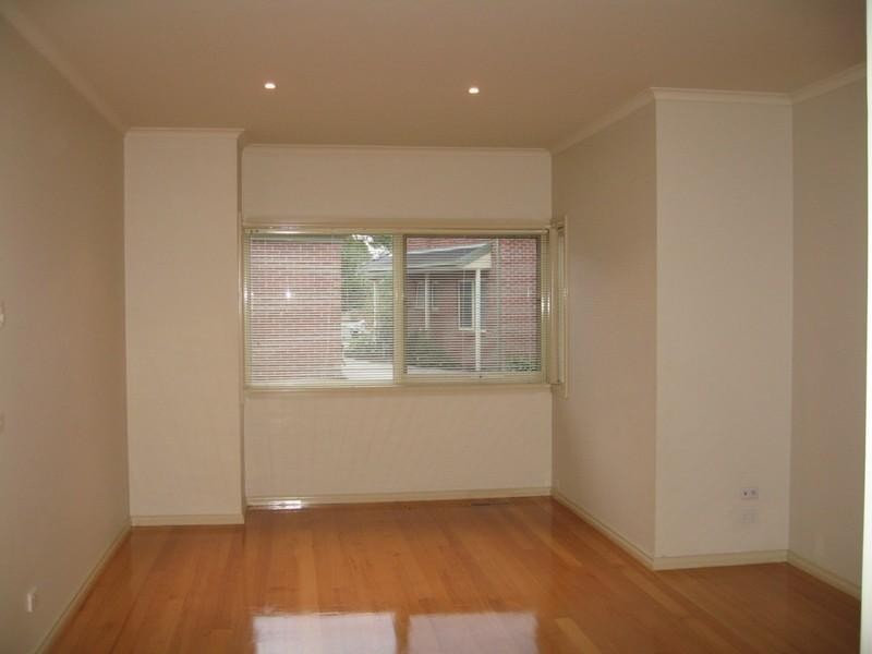 4/12-14 Surrey Crescent, Oakleigh East VIC 3166