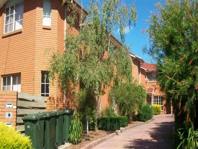 2/20 Carlisle Crescent, Hughesdale VIC 3166