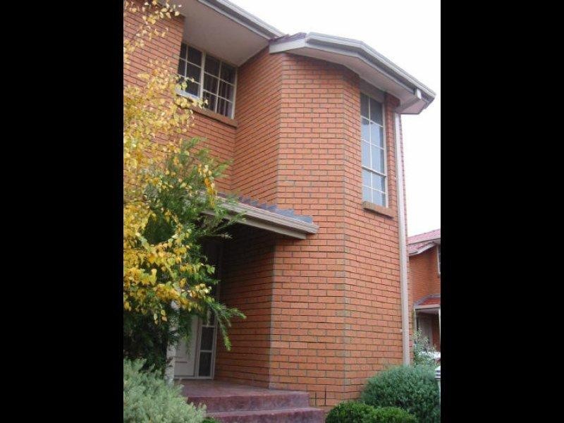 2/20 Carlisle Crescent, Hughesdale VIC 3166