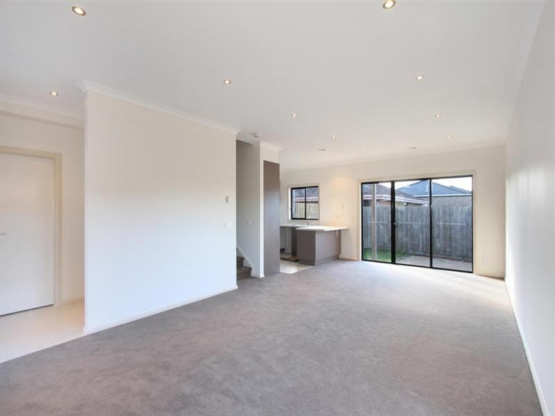 4/8 Jones Road, Dandenong VIC 3175