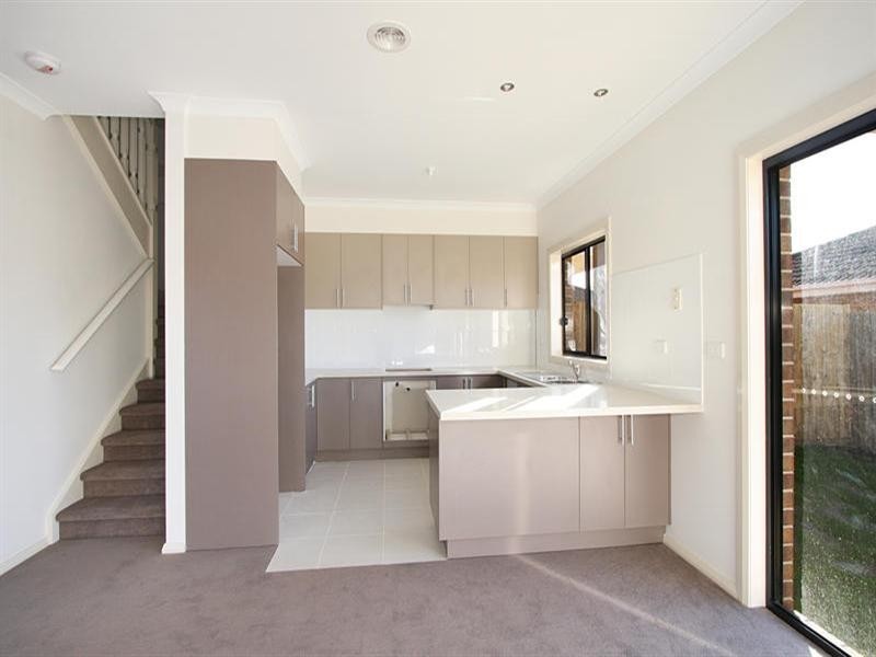 4/8 Jones Road, Dandenong VIC 3175