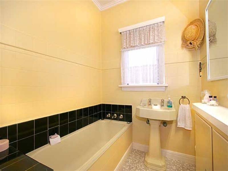 2 Dallas Avenue, Hughesdale VIC 3166