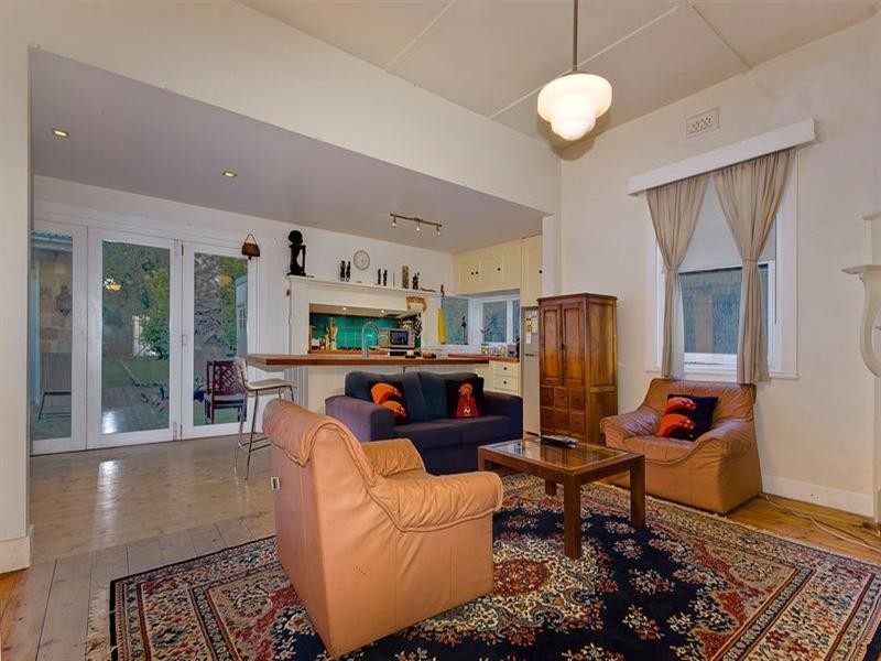 42 Canterbury Street, Hughesdale VIC 3166