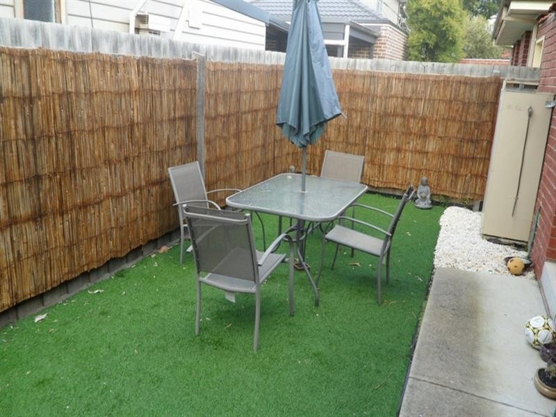 1/24-26 Mallawa Street, Clayton VIC 3168