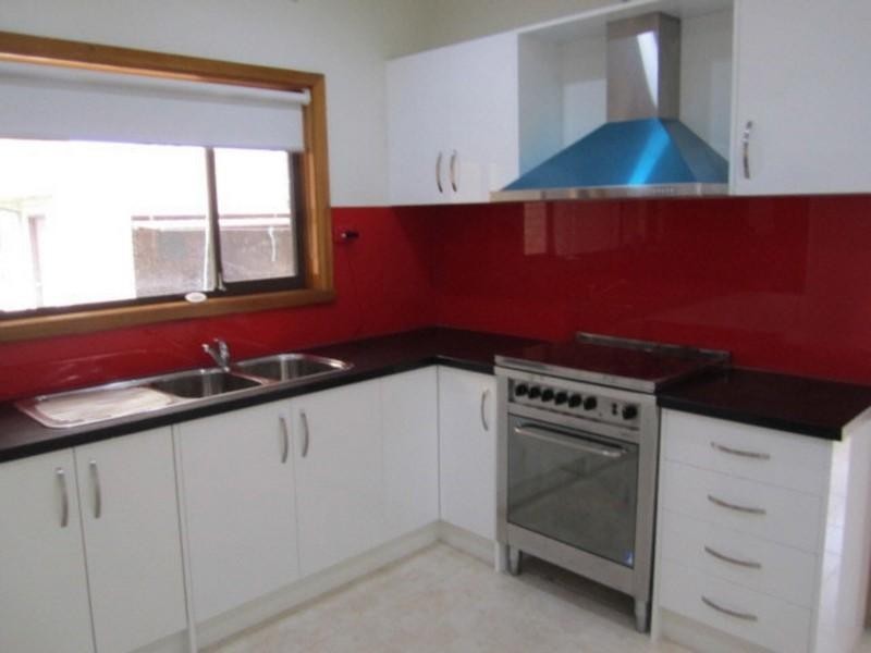 2 Oberon Avenue, Oakleigh East VIC 3166