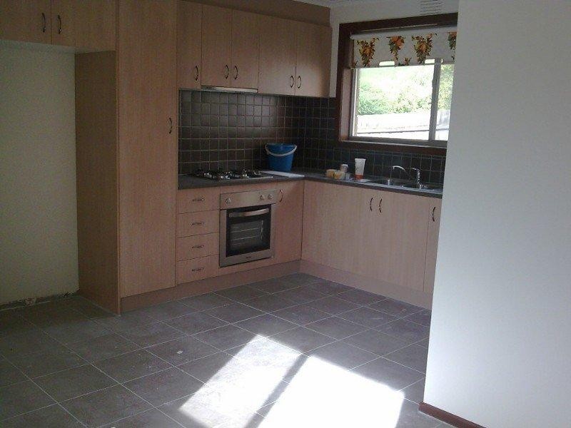 2/20 Scotsburn Avenue, Oakleigh South VIC 3167