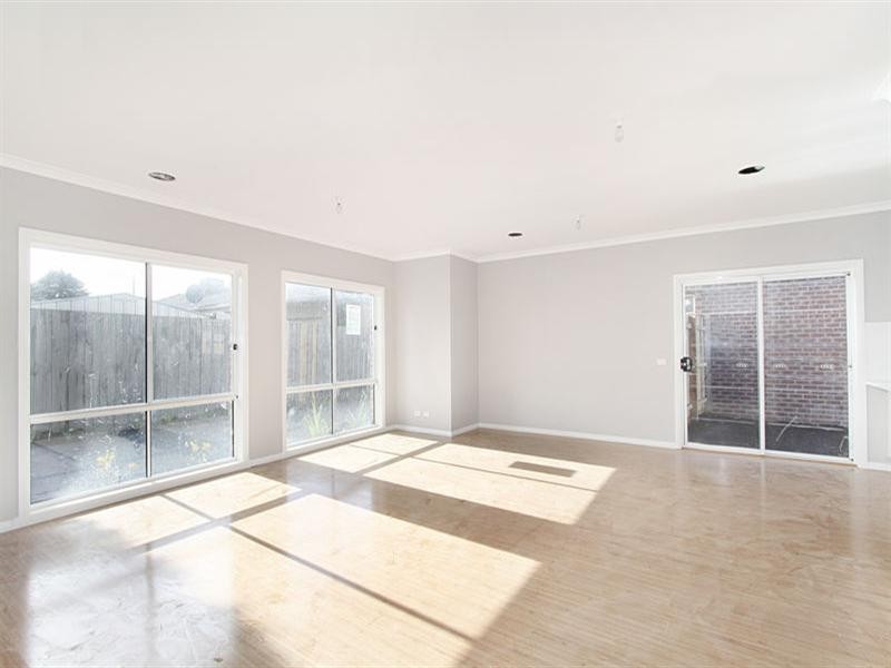 2-3/5 Adelaide Street, Dandenong VIC 3175