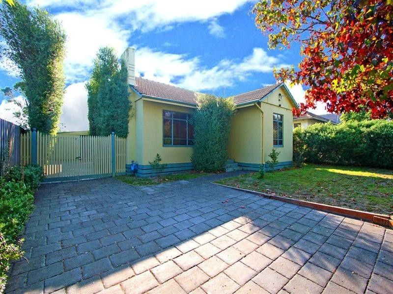 33 Mawarra Crescent, Chadstone VIC 3148