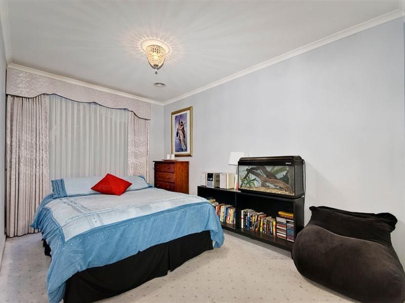 27 Paget Street, Hughesdale VIC 3166
