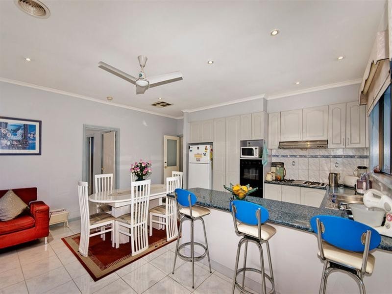 27 Paget Street, Hughesdale VIC 3166