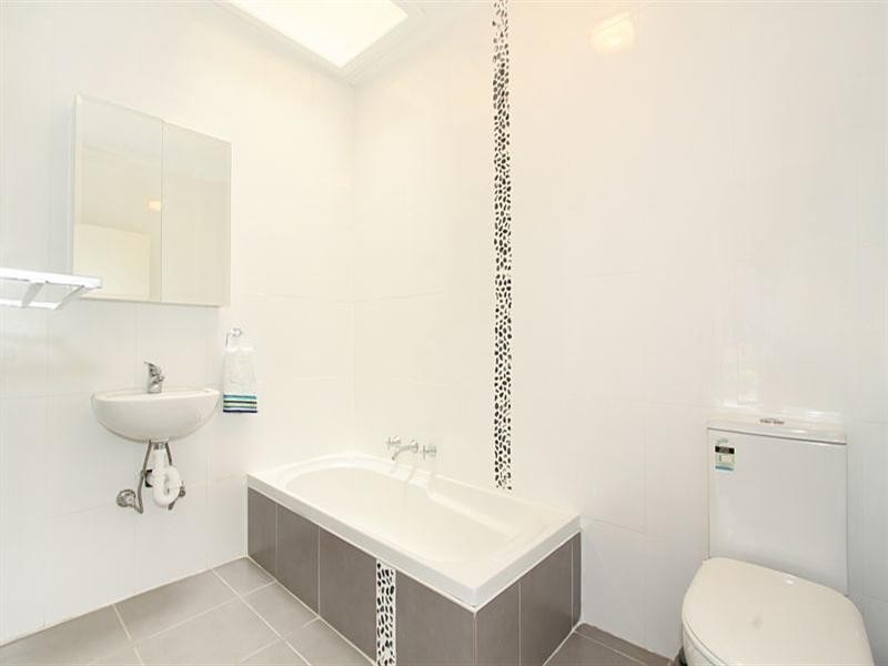 1/1 Kalymna Grove, Chadstone VIC 3148