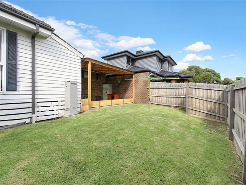 1/1 Kalymna Grove, Chadstone VIC 3148