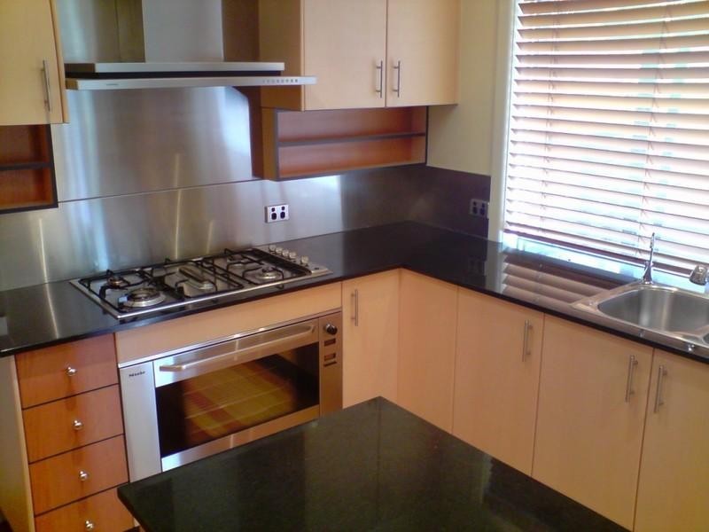 4 Nicholas Grove, Heatherton VIC 3202