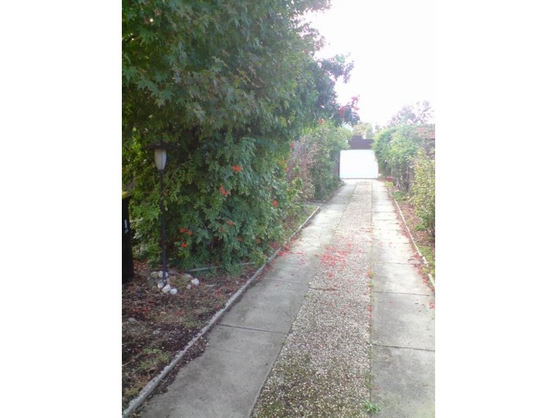 4 Nicholas Grove, Heatherton VIC 3202