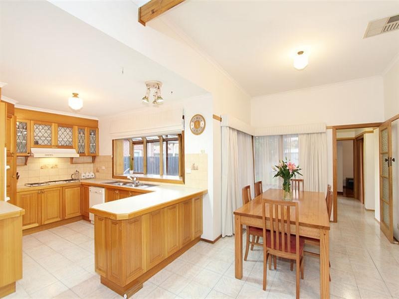 31 Willesden Road, Hughesdale VIC 3166
