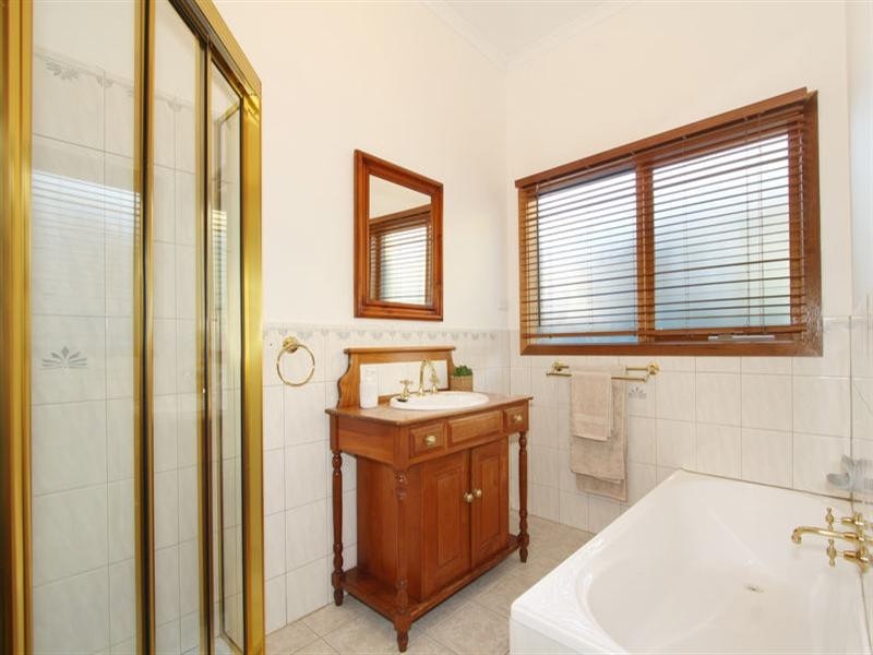 31 Willesden Road, Hughesdale VIC 3166