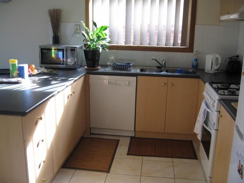 2/14 Garnett Street, Oakleigh East VIC 3166