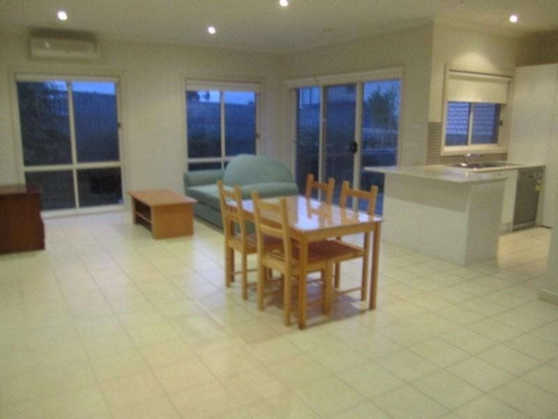 2/15 Teck Street, Ashwood VIC 3147