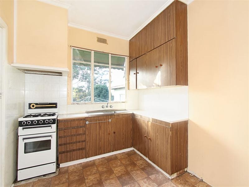 25 Batesford Road, Chadstone VIC 3148