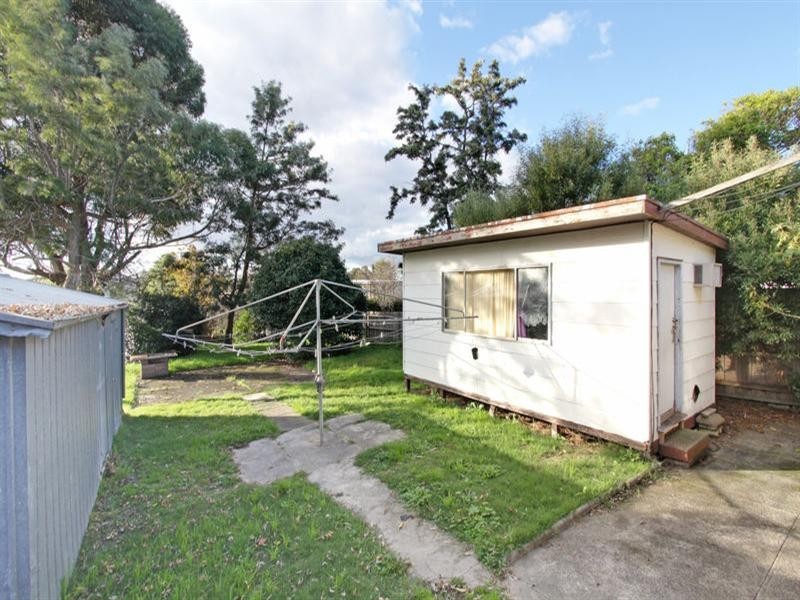 25 Batesford Road, Chadstone VIC 3148