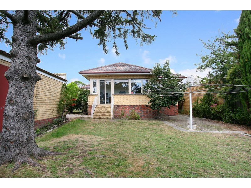 5 Madeleine Road, Clayton VIC 3168