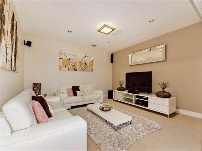 2/76 Scotsburn Avenue, Clayton VIC 3168