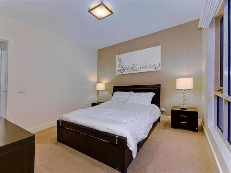 2/76 Scotsburn Avenue, Clayton VIC 3168