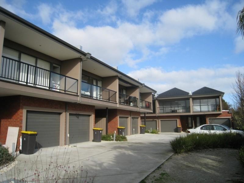11/2-4 Newton Street, Chadstone VIC 3148