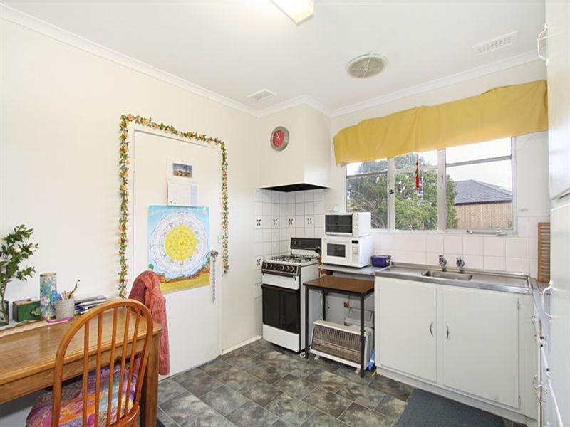 7 Yarrinup Avenue, Chadstone VIC 3148