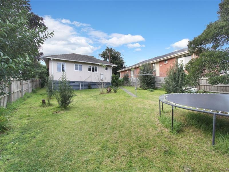 7 Yarrinup Avenue, Chadstone VIC 3148