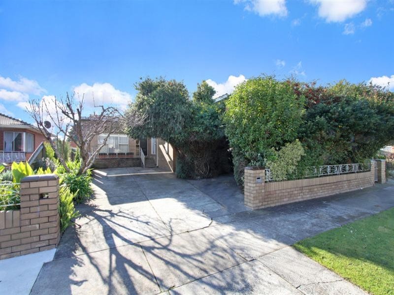 5 Oakes Avenue, Clayton South VIC 3169