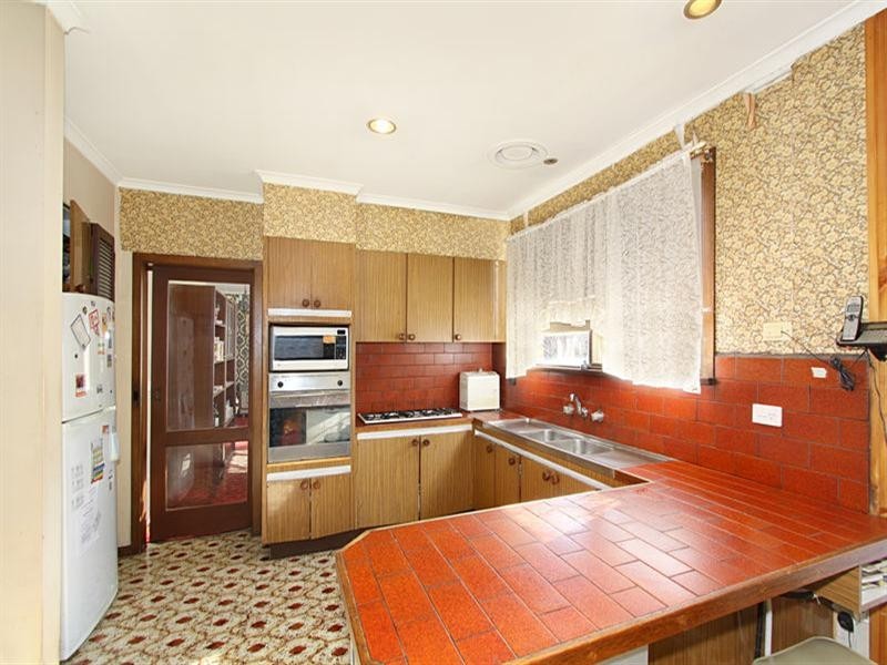 5 Oakes Avenue, Clayton South VIC 3169