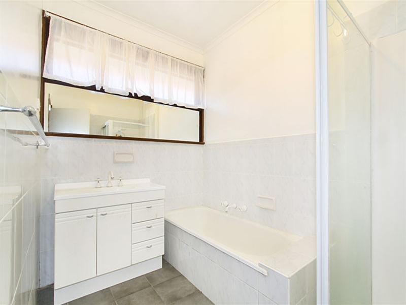 5 Oakes Avenue, Clayton South VIC 3169