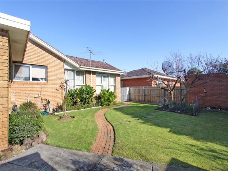 5 Oakes Avenue, Clayton South VIC 3169