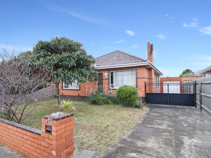 82 Ormond Road, Clayton VIC 3168