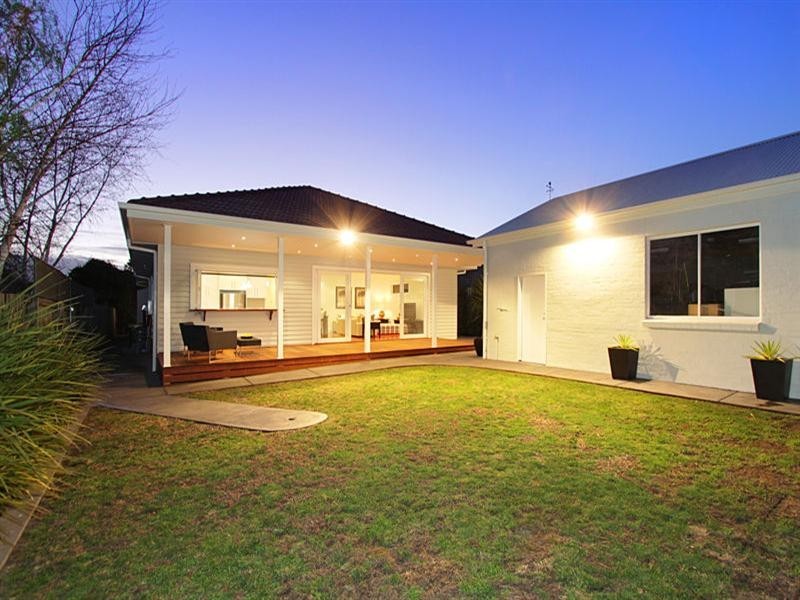 4 Darling Street, Hughesdale VIC 3166