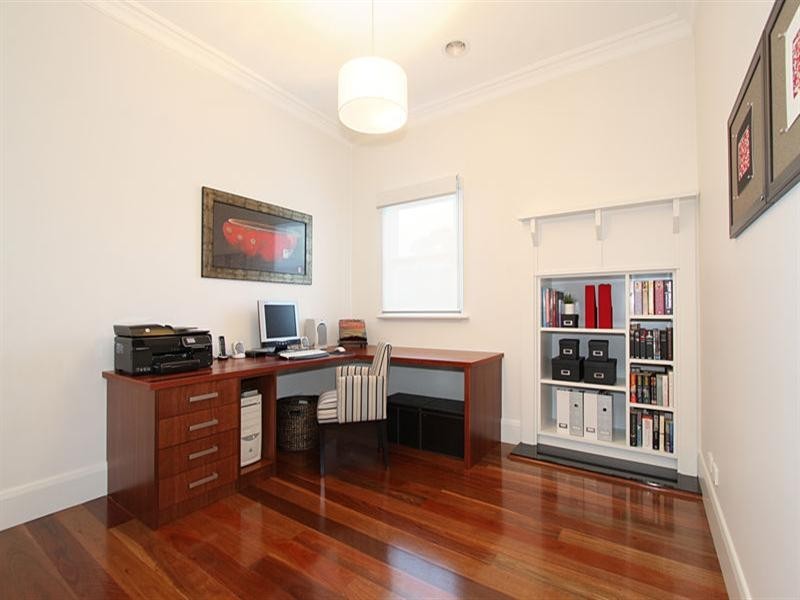 4 Darling Street, Hughesdale VIC 3166