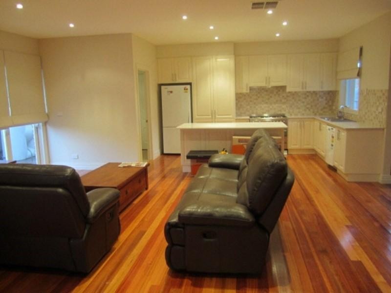 2/107 Willesden Road, Hughesdale VIC 3166