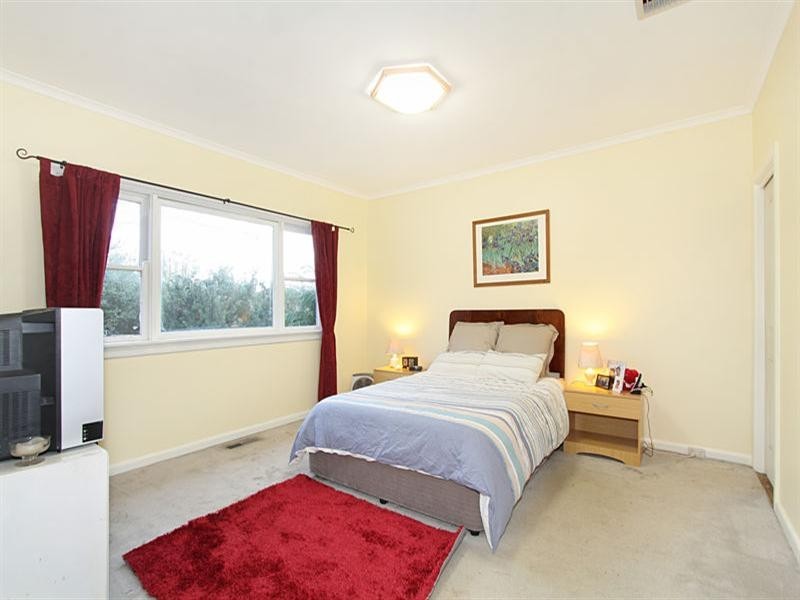 17 Bessie Street, Bentleigh East VIC 3165