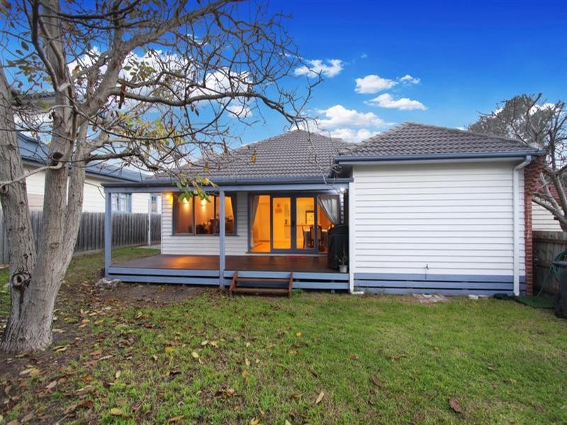 17 Bessie Street, Bentleigh East VIC 3165
