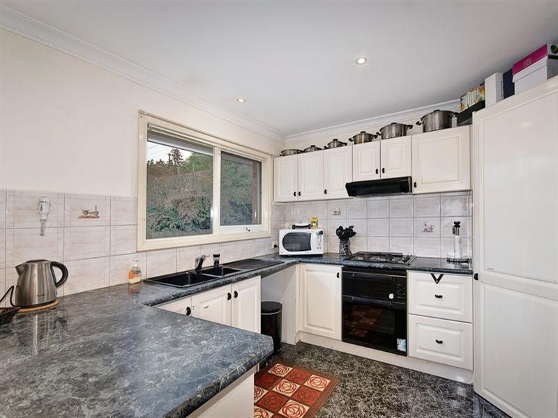 2/73 Hillside Street, Springvale VIC 3171