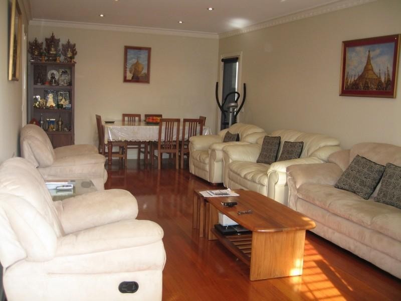 2/6 Macrina Street, Oakleigh East VIC 3166