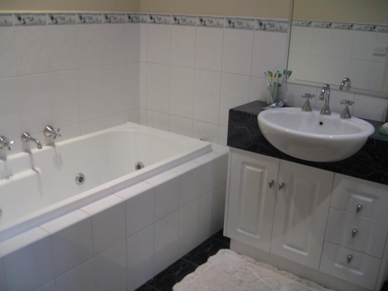 2/6 Macrina Street, Oakleigh East VIC 3166