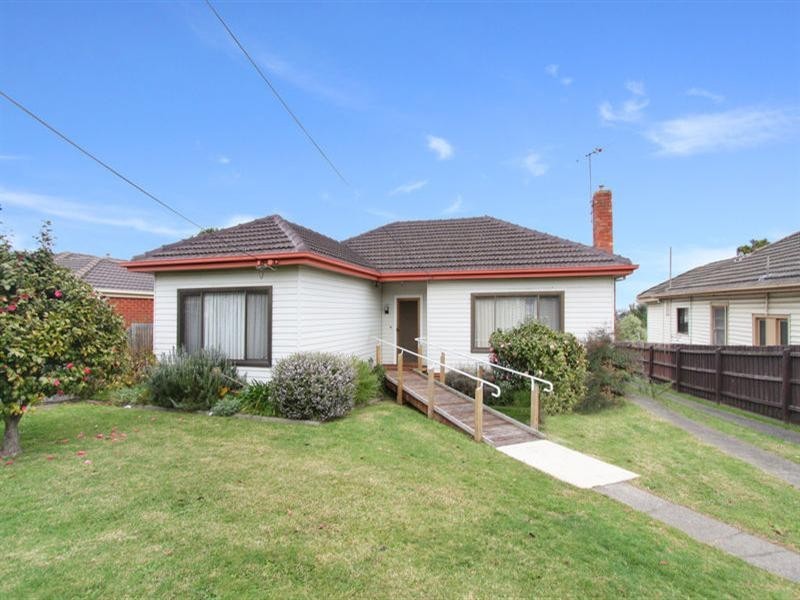 15 Winifred Street, Oakleigh East VIC 3166