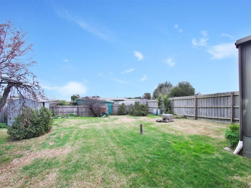 15 Winifred Street, Oakleigh East VIC 3166